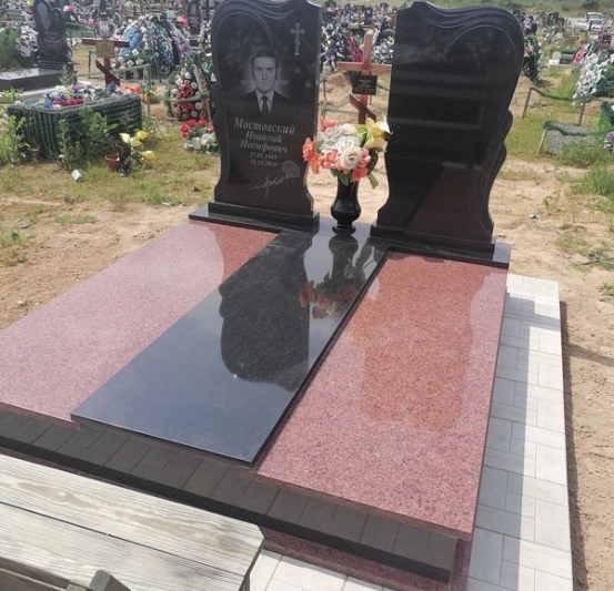 Памятник двойной 153